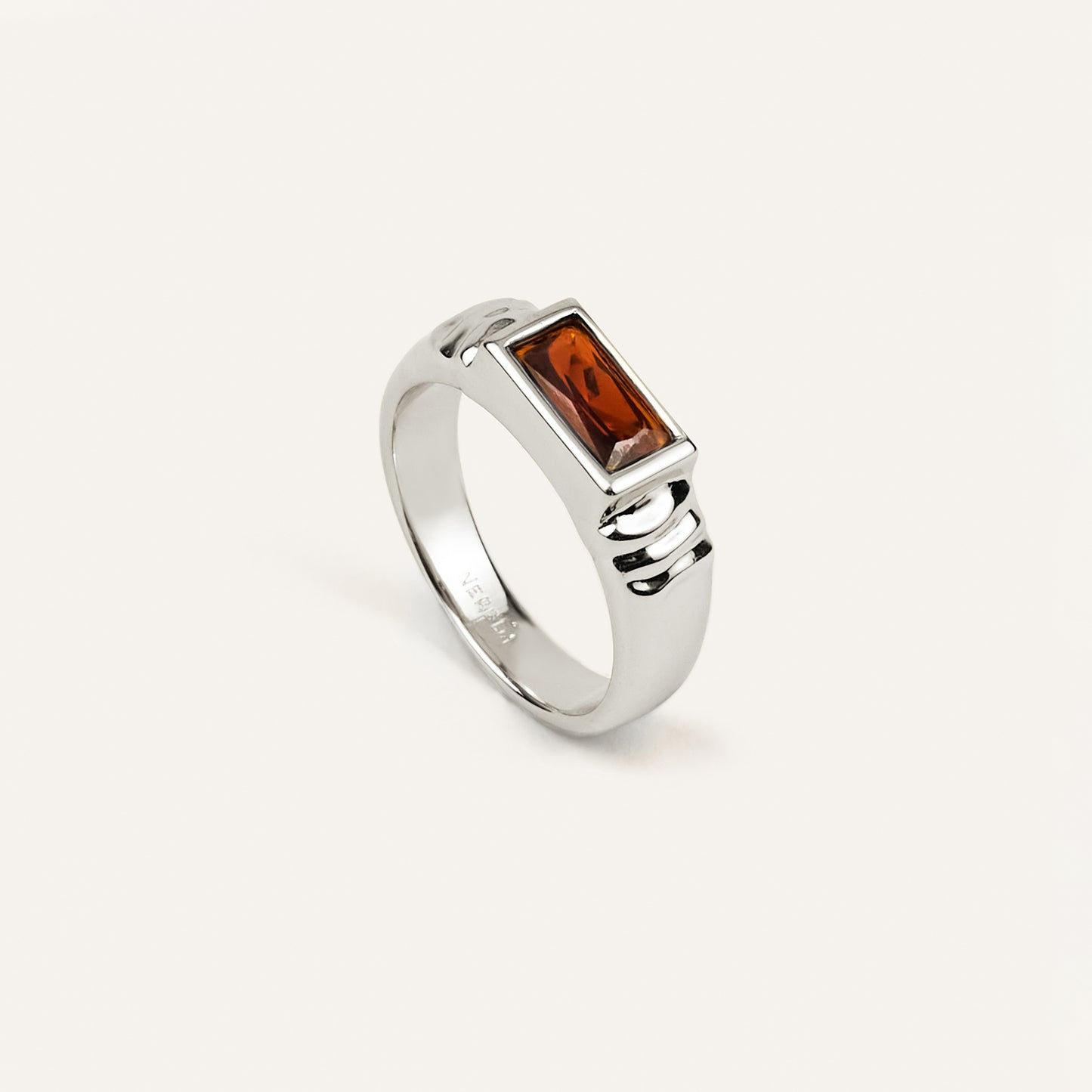 N2 RING SILVER GARNET