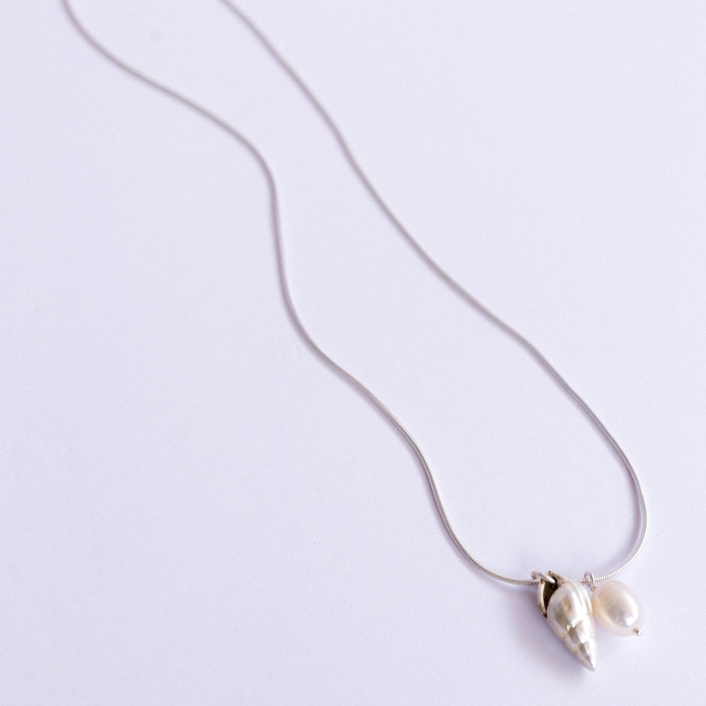 WHITE PEARL SILVER NECKLACE