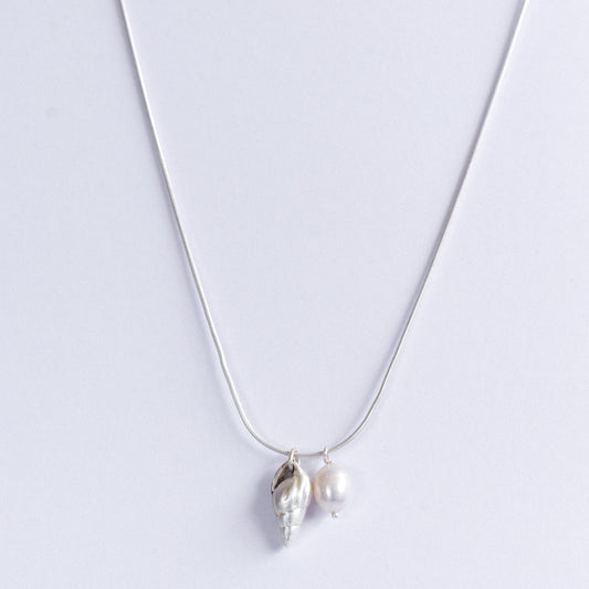 WHITE PEARL SILVER NECKLACE